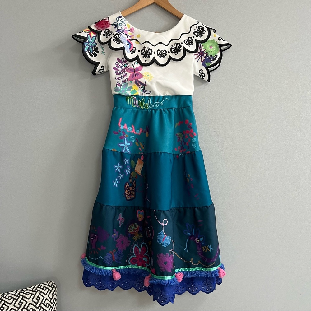 Disney Store Encanto Mirabel Deluxe Costume Dress Size 7/8 Youth Play Halloween